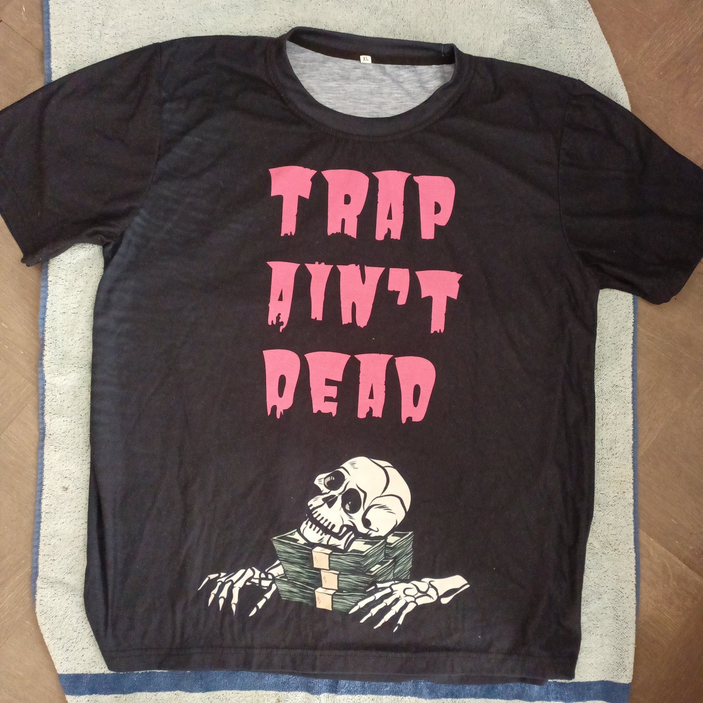 T-shirts (TrapAintDead)